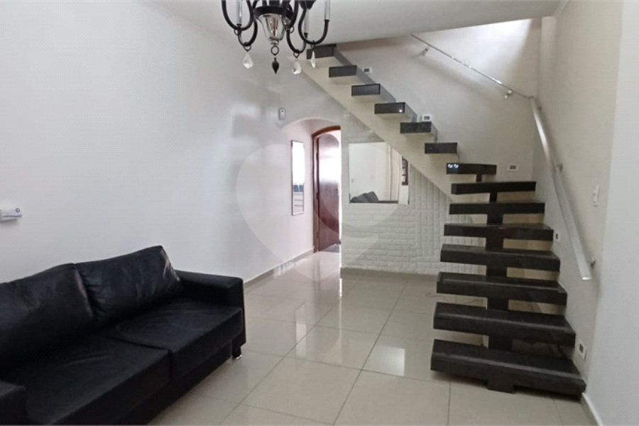 Sobrado à venda com 3 quartos, sendo 1 suíte, em Tremembé, São Paulo, SP