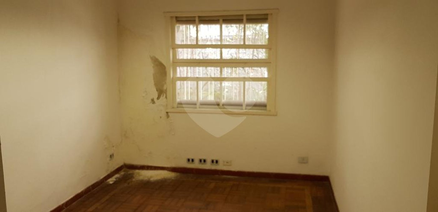 Casa à venda com 4 quartos em Vila Clementino, São Paulo, SP