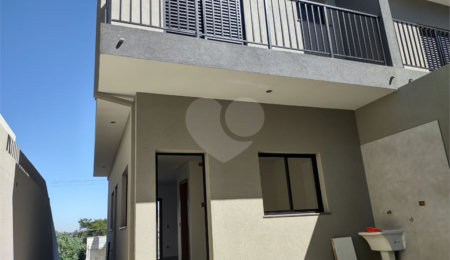 Casa à venda com 2 suítes em Jardim Santo Antônio, Atibaia, SP