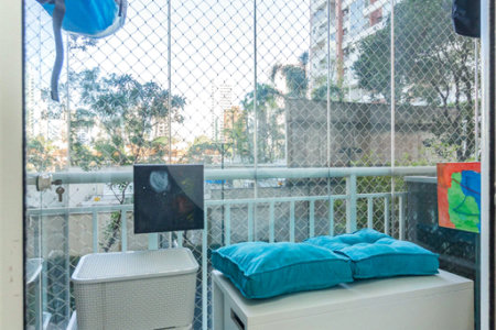 Apartamento à venda com 3 suítes em Vila Cordeiro, São Paulo, SP