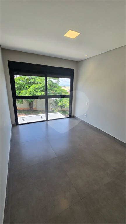 Casa à venda com 3 suítes no condomínio Villa Sapezal, Indaiatuba - SP