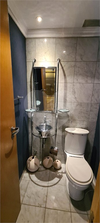 Apartamento para venda e locação de 130m² no Jardim Paulista com 2 suítes e 2 vagas.