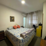Apartamento com 2 dormitórios e suíte + dependência de serviço completa na Ponta da Praia – Localização privilegiada próximo à Praça Dino Bueno