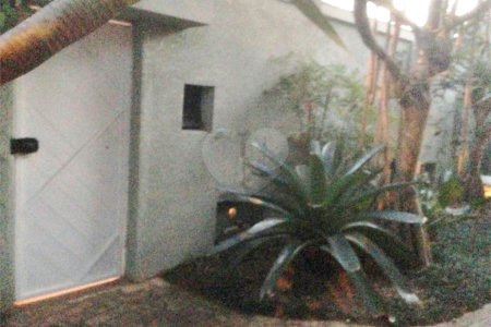 Sobrado à venda com 4 quartos, sendo 1 suíte, em Jardim Novo Mundo, São Paulo, SP