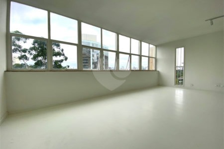 Apartamento para alugar com 3 quartos, sendo 1 suíte, em Jardim Europa, São Paulo, SP