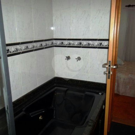 Sobrado à venda com 4 suítes em Água Fria, São Paulo, SP