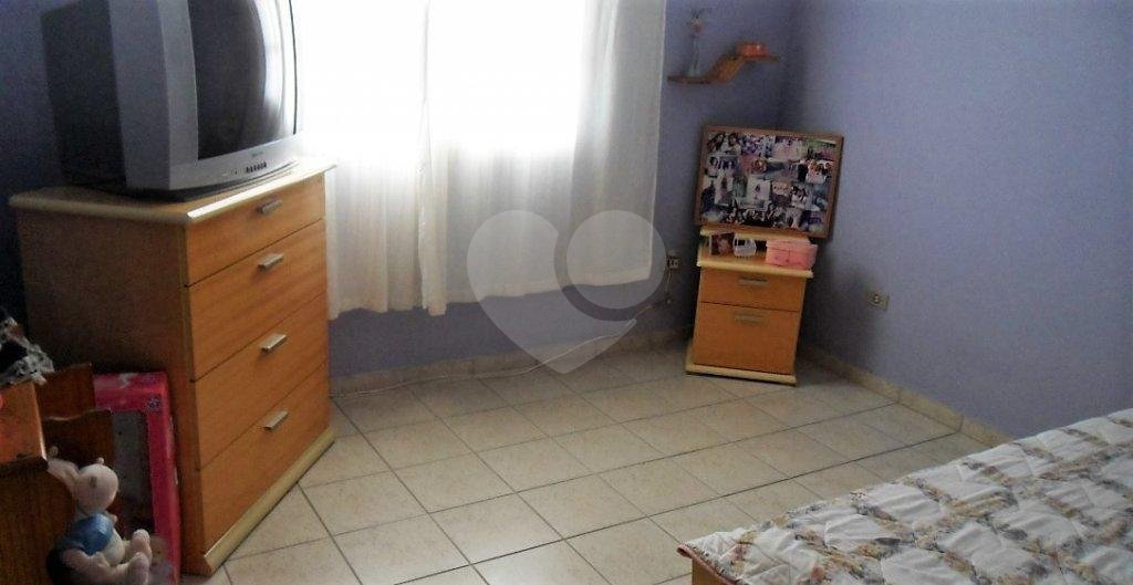 Sobrado à venda com 3 quartos, sendo 1 suíte, em Vila Irmãos Arnoni, São Paulo, SP