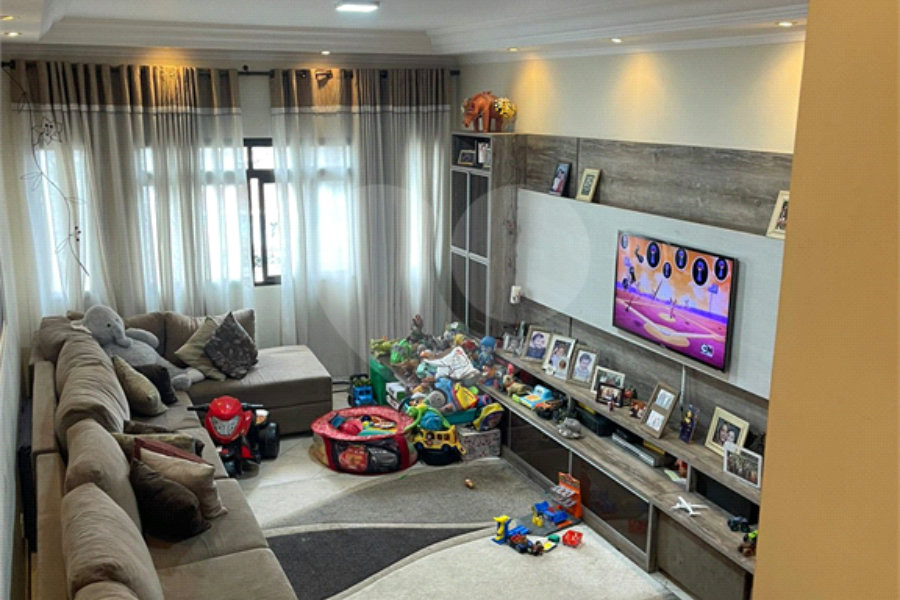 Casa à venda com 3 quartos, sendo 1 suíte, em Vila Leonor, São Paulo, SP