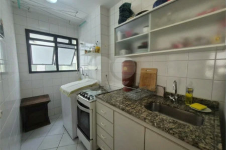 Apartamento 2 quartos, sacada e vaga em Santa Cecília