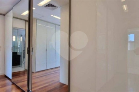 Apartamento à venda com 3 suítes em Vila Mariana, São Paulo, SP