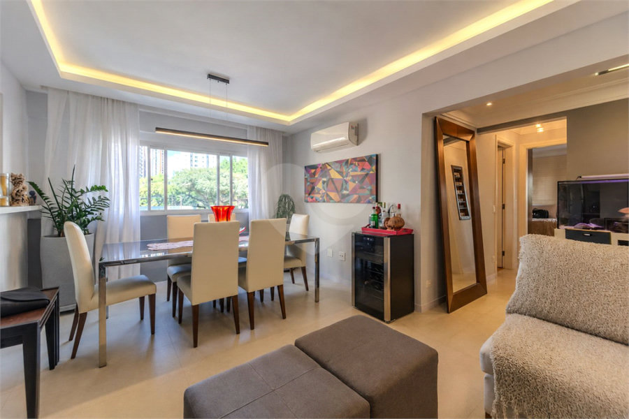 Apartamento à venda com 2 quartos, sendo 1 suíte, em Vila Olímpia, São Paulo, SP