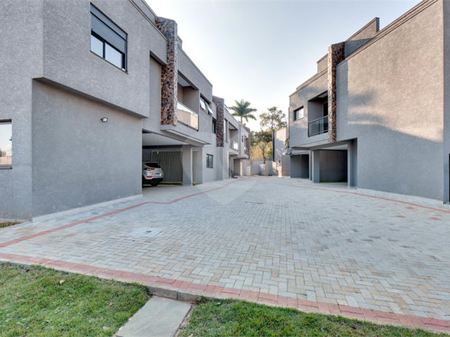 Casa à venda com 4 suítes no condomínio Reserva Robélia, São Paulo - SP