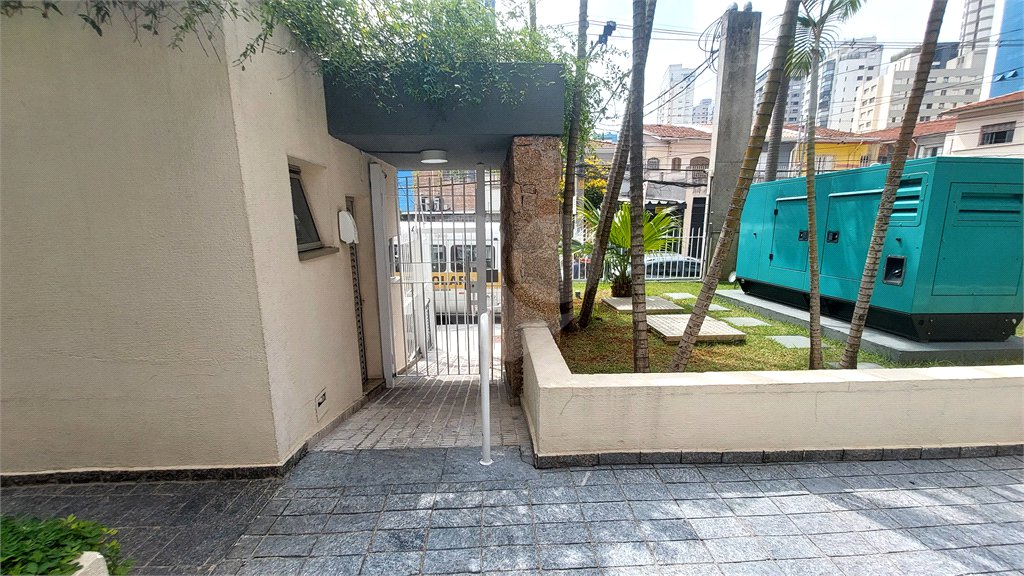 Apartamento à venda com 3 quartos, sendo 1 suíte, em Vila Olímpia, São Paulo, SP