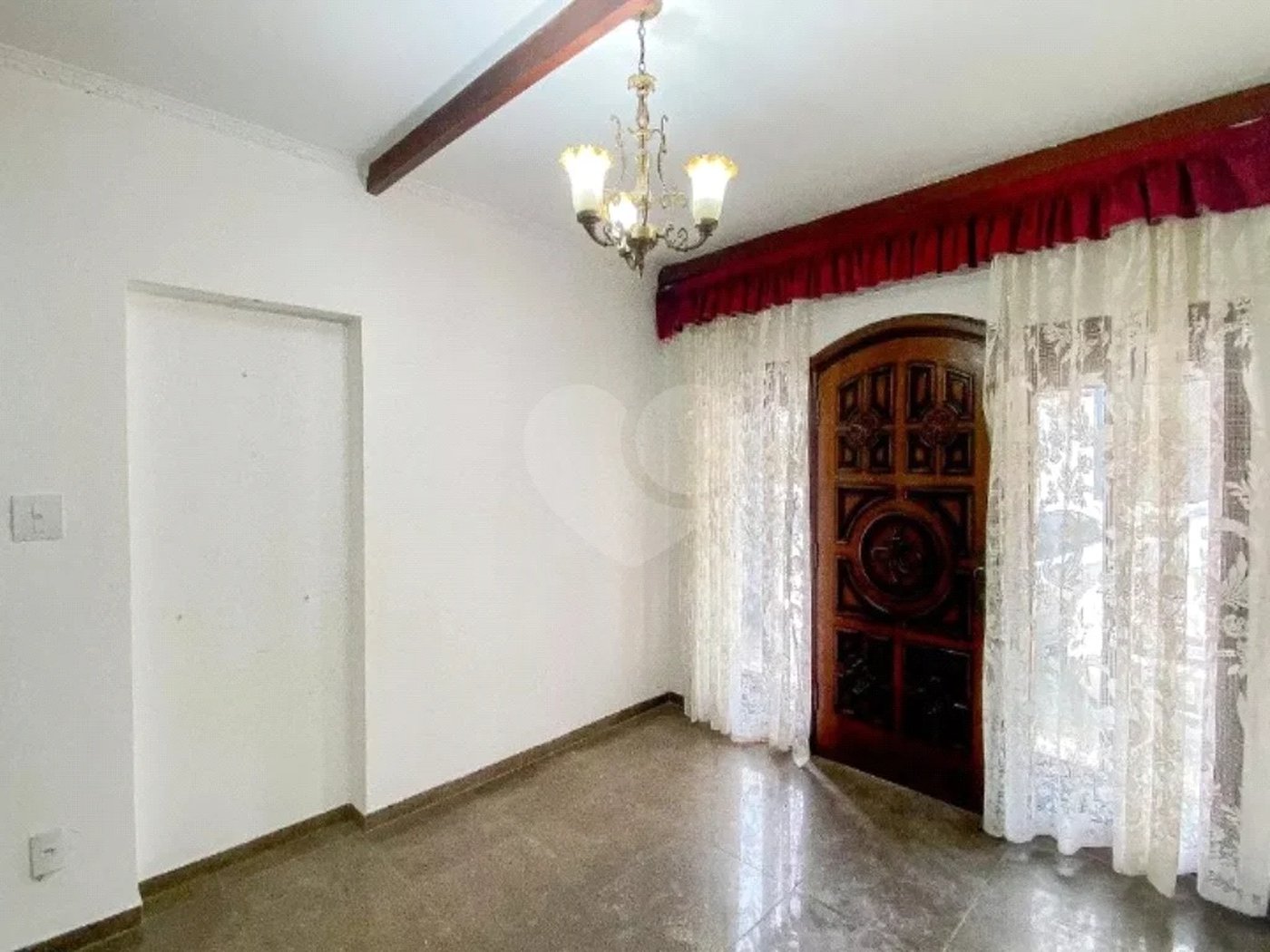Sobrado com 400m² , 3 dormitórios , sendo 2 suítes , 3 vagas , à venda no centro de Santo André.