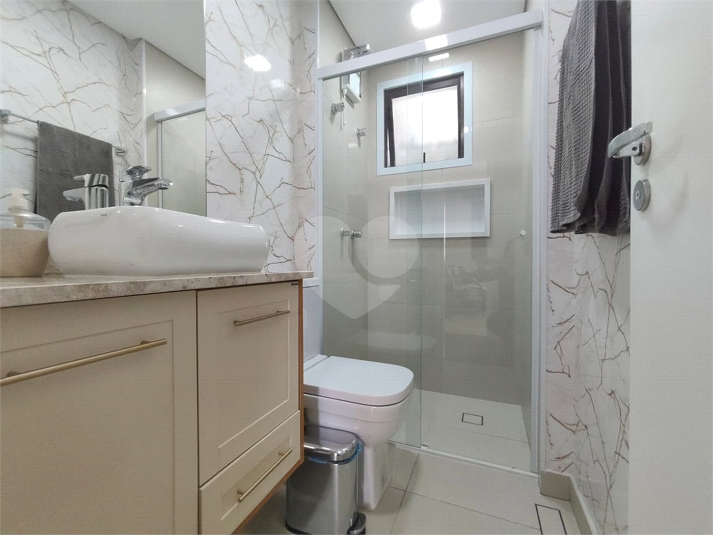 Apartamento à venda com 3 quartos, sendo 1 suíte,  em Vila Monumento, São Paulo, SP