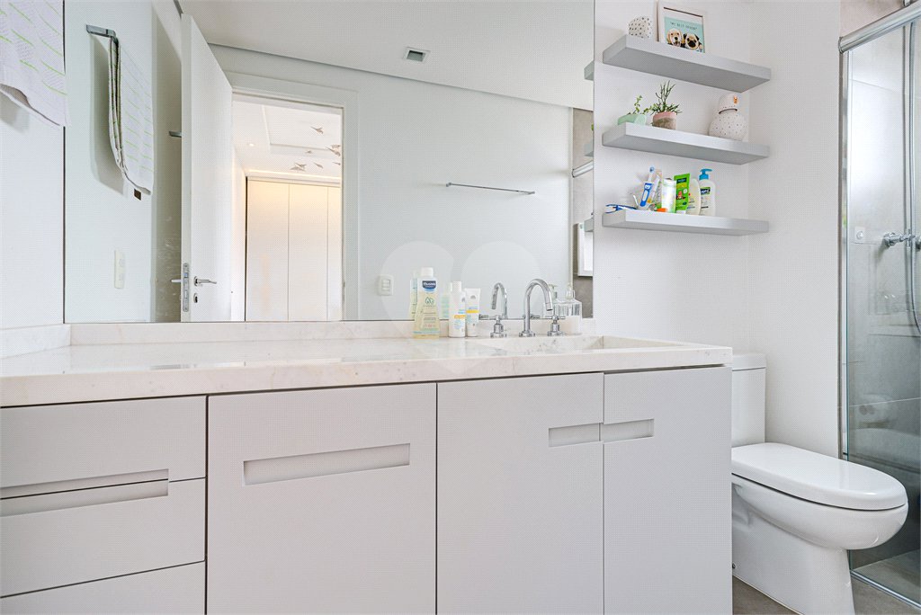 Apartamento à venda com 3 suítes em Campo Belo, São Paulo, SP