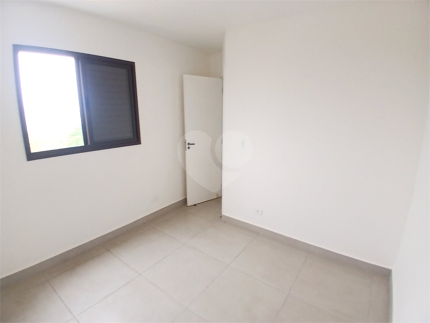 Apartamento à venda com 2 quartos em Vila dos Remédios, São Paulo, SP
