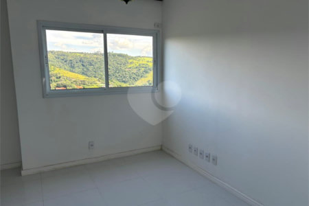 Casa à venda ou para alugar com 5 suítes no condomínio Quebec Villie, São Roque - SP