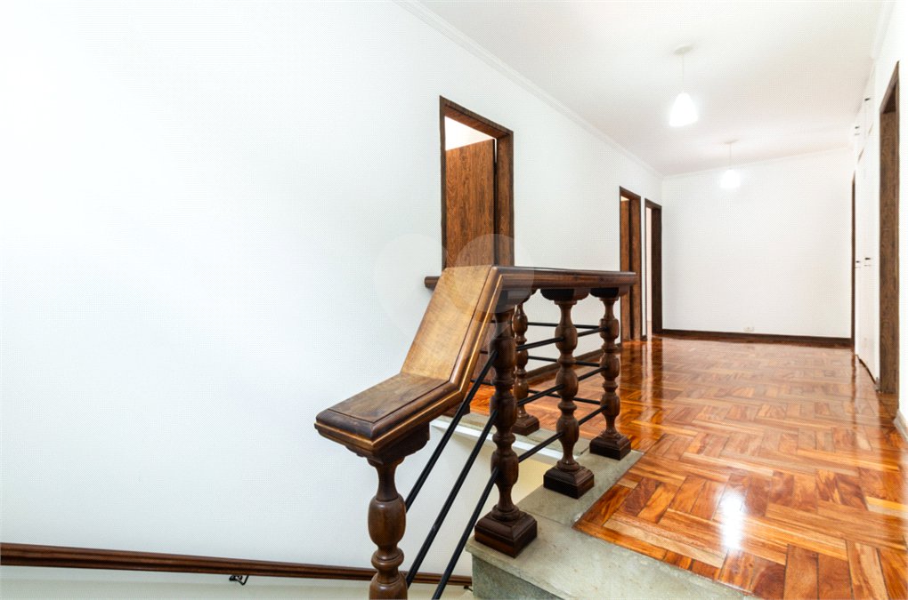 Sobrado à venda com 4 quartos, sendo 2 suítes, em Alto de Pinheiros, São Paulo, SP