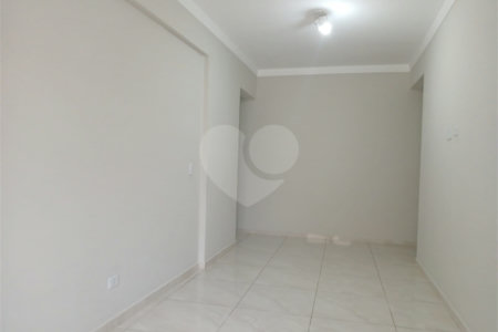 Apartamento para alugar com 2 quartos, sendo 1 suíte, em Jardim Carambeí, São Roque, SP
