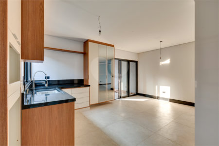 Casa à venda com 4 suítes no condomínio Reserva Robélia, São Paulo - SP