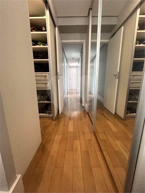 Apartamento à venda com 3 suítes em Vila Mariana, São Paulo, SP