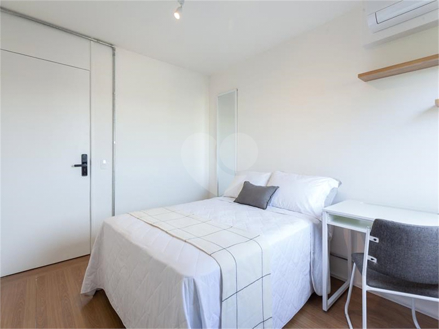 Apartamento à venda com 4 quartos, sendo 1 suíte, em Vila Olímpia, São Paulo, SP
