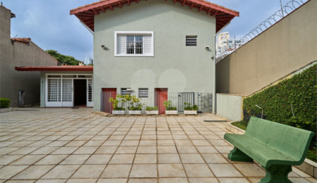 Sobrado à venda com 4 quartos, sendo 1 suíte,  em Brooklin Velho, São Paulo, SP