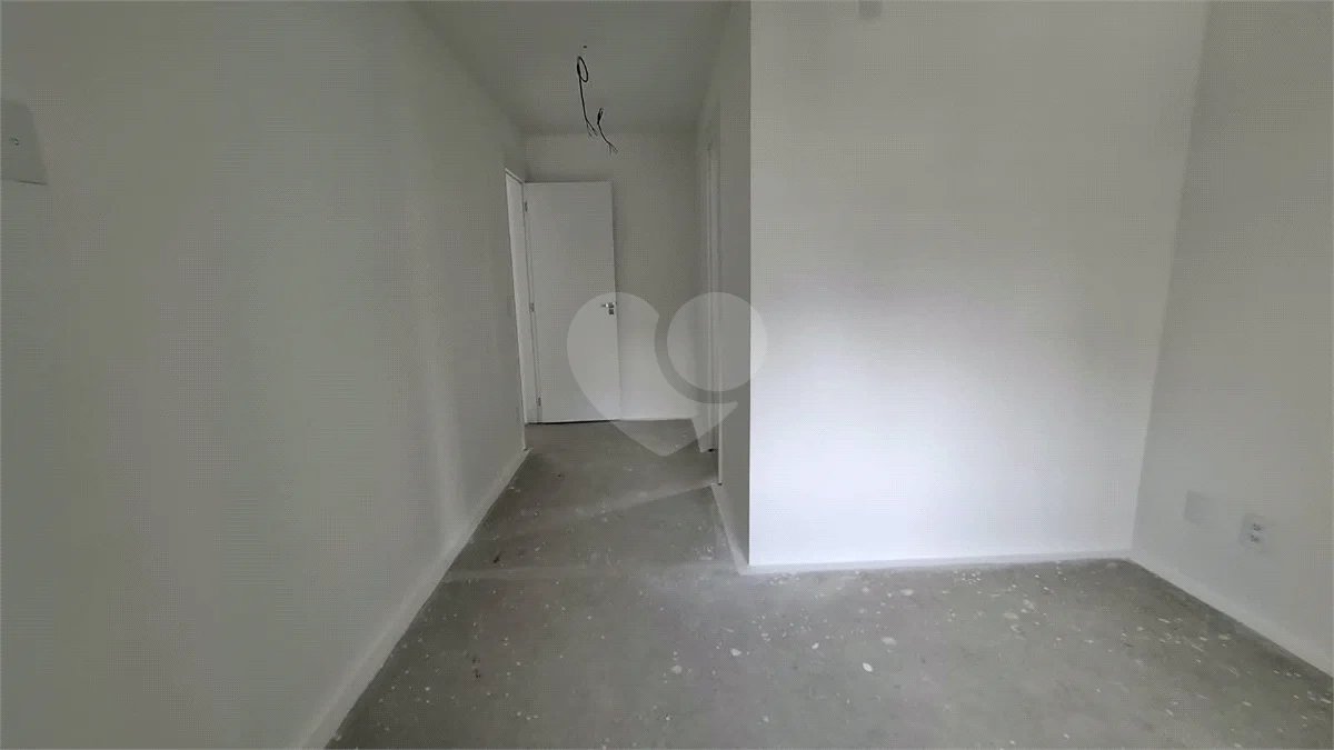 Apartamento à venda com 3 suítes em Vila Pirajussara, São Paulo, SP