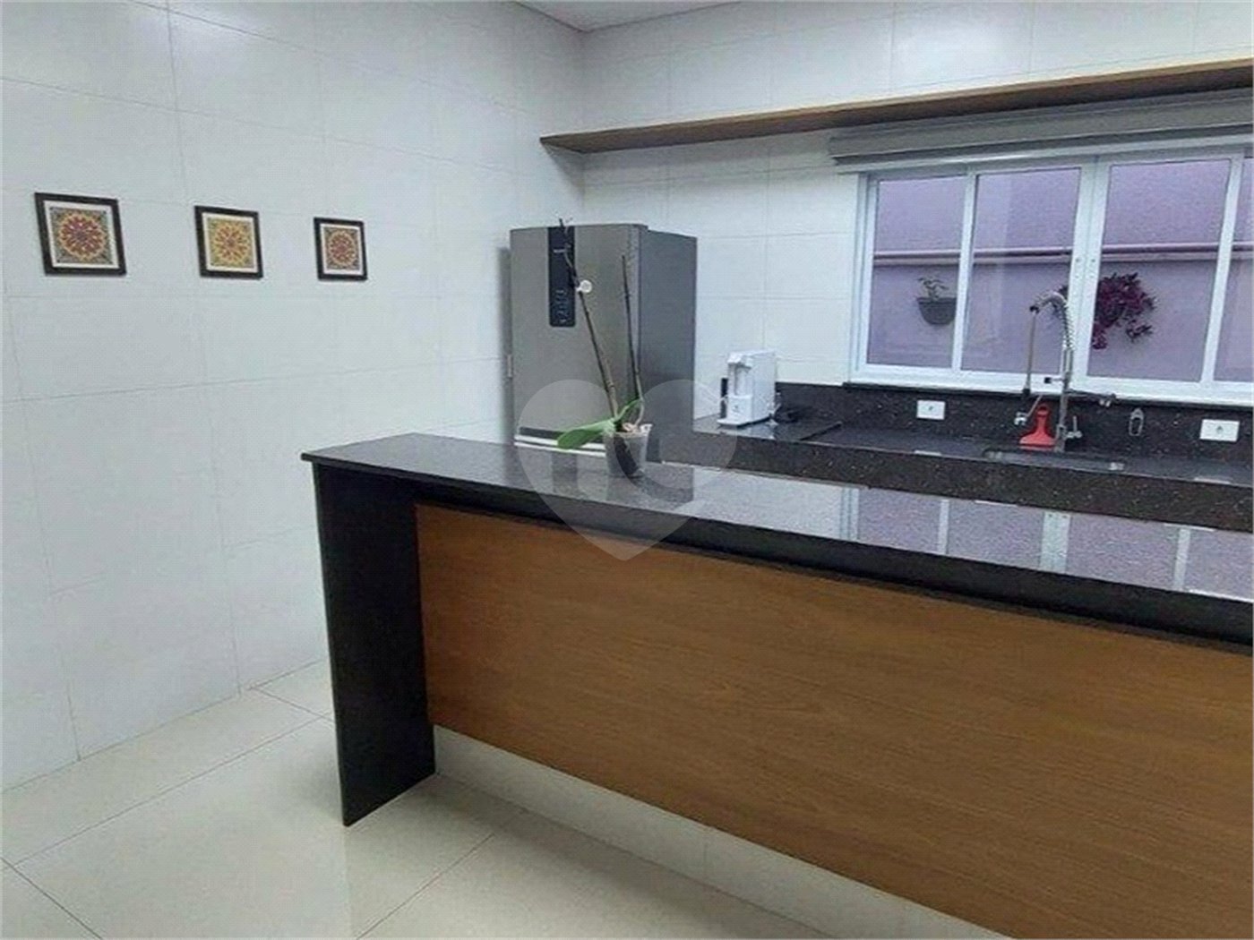 Casa à venda ou para alugar com 3 suítes no condomínio Mont Blanc, Sorocaba - SP