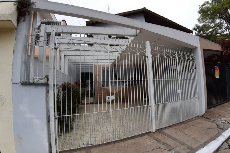 Sobrado à venda com 3 quartos, sendo 1 suíte,  em Jardim Floresta, São Paulo, SP