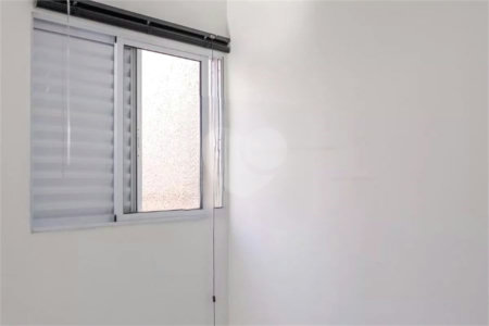 Casa à venda com 3 quartos, sendo 1 suíte,  no condomínio Rafaela I, São Paulo - SP