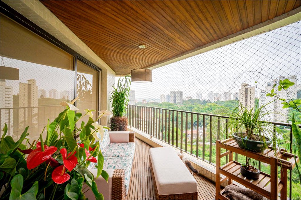 Apartamento à venda com 4 quartos, sendo 2 suítes,  em Vila Suzana, São Paulo, SP