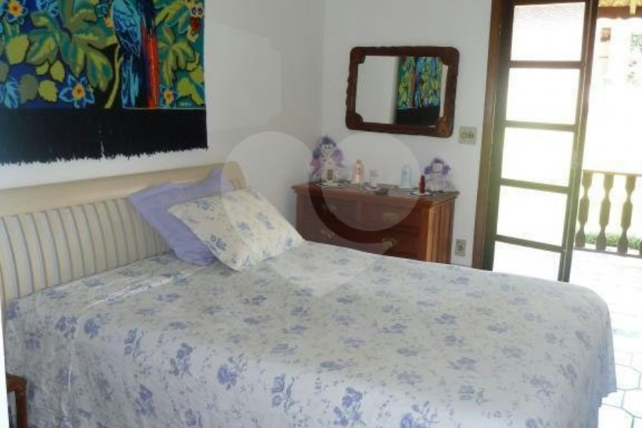 Chácara à venda com 3 quartos, sendo 1 suíte, em Vila Salles, Atibaia, SP