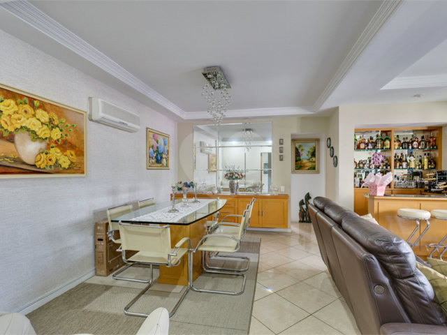 Apartamento à venda com 3 quartos, sendo 2 suítes,  em Santo Amaro, São Paulo, SP