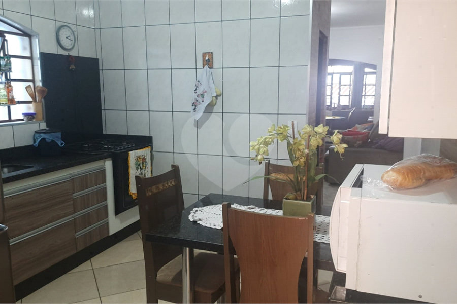 Sobrado à venda com 3 quartos, sendo 1 suíte, em Tremembé, São Paulo, SP