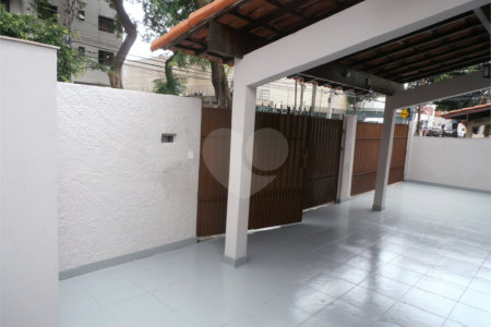Sobrado à venda ou para alugar com 4 quartos, sendo 1 suíte, em Vila Butantã, São Paulo, SP