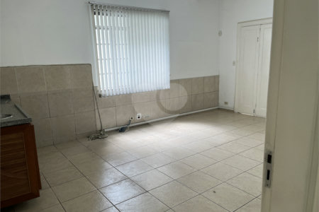Sobrado à venda com 4 quartos, sendo 1 suíte, em Liberdade, São Paulo, SP