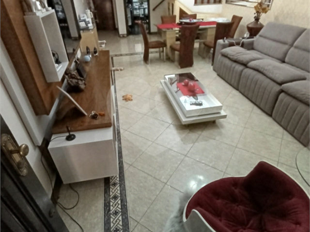 Sobrado à venda com 4 quartos, sendo 1 suíte,  em Jaçanã, São Paulo, SP