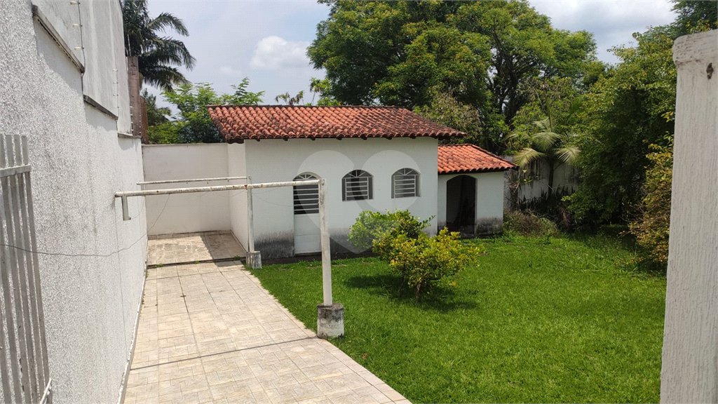 Casa Térrea à venda com 3 quartos, sendo 2 suítes, em Vila Oliveira, Mogi das Cruzes, SP
