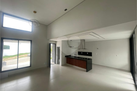 Casa à venda com 3 suítes no condomínio Jardim Residencial Helena Maria, Sorocaba - SP