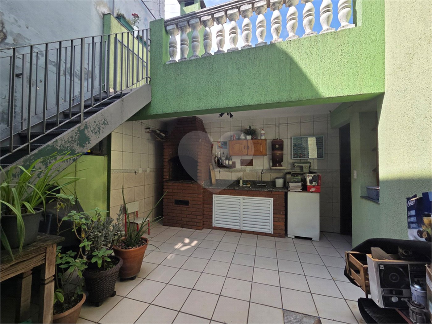 Casa à venda com 4 quartos, sendo 1 suíte, em Vila Paulo Silas, São Paulo, SP