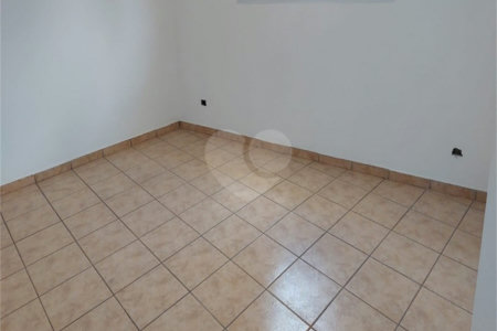 Sobrado à venda com 3 quartos, sendo 2 suítes, em Vila Paulicéia, São Paulo, SP