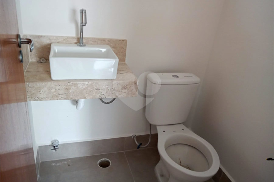 Casa à venda com 2 suítes no condomínio Residencial Napoles, São Paulo - SP