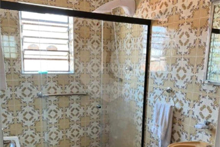 Sobrado à venda com 4 quartos, sendo 1 suíte, em Parque Jabaquara, São Paulo, SP