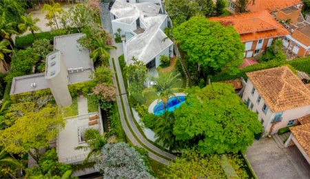 Sobrado à venda com 4 suítes em Real Parque, São Paulo, SP