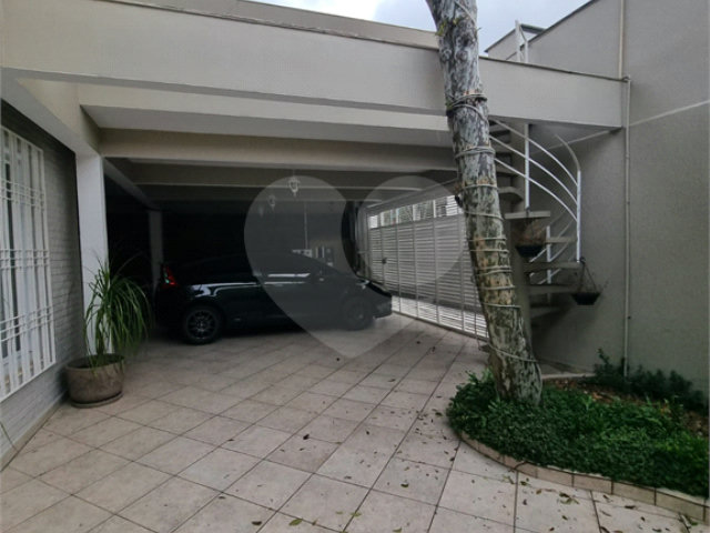 Sobrado à venda com 4 quartos, sendo 1 suíte,  em Brooklin, São Paulo, SP