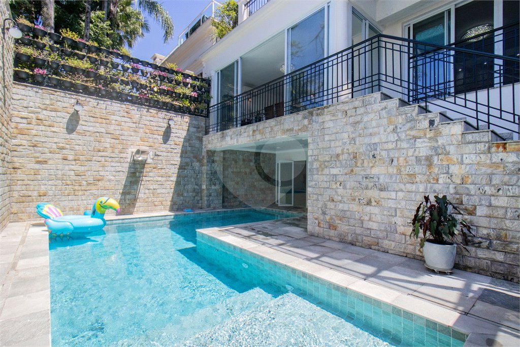 Casa à venda com 4 suítes no condomínio Conde D Eu, São Paulo - SP