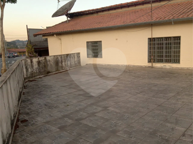 Casa à venda ou para alugar com 2 quartos no Centro, Mairiporã, SP