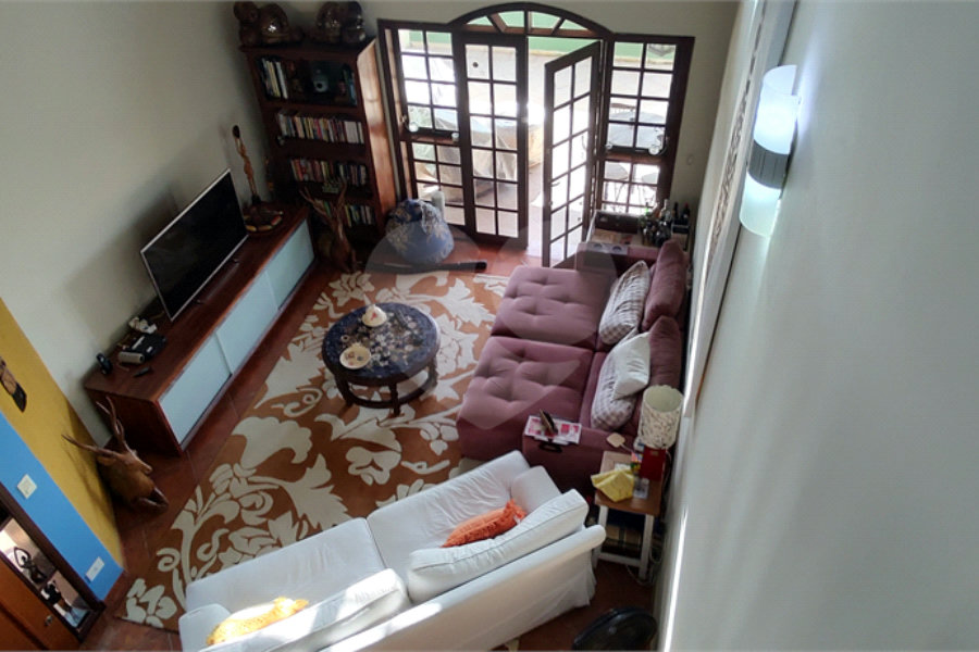 Casa à venda com 3 quartos, sendo 1 suíte, no Centro, Extrema, MG